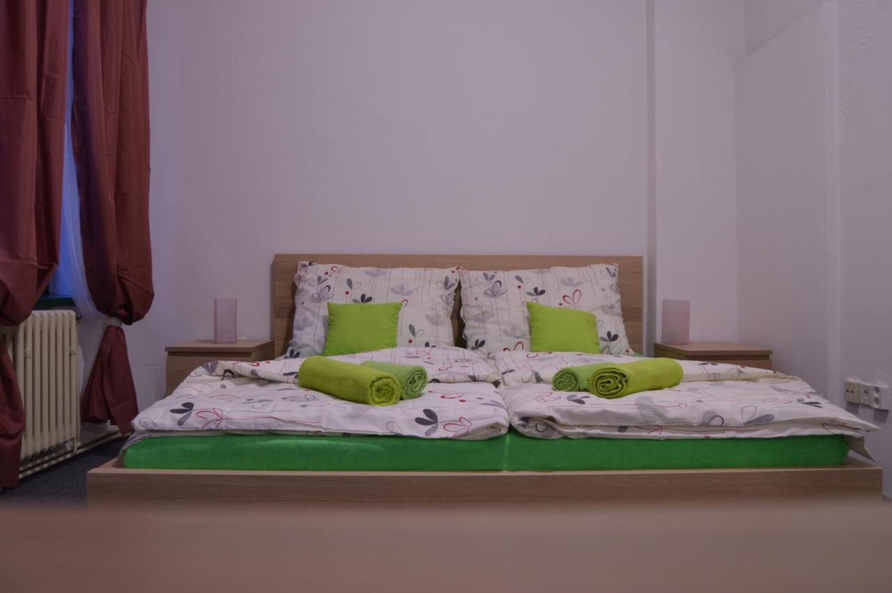 Hotel*** Cesky Dum Chomutov Buitenkant foto