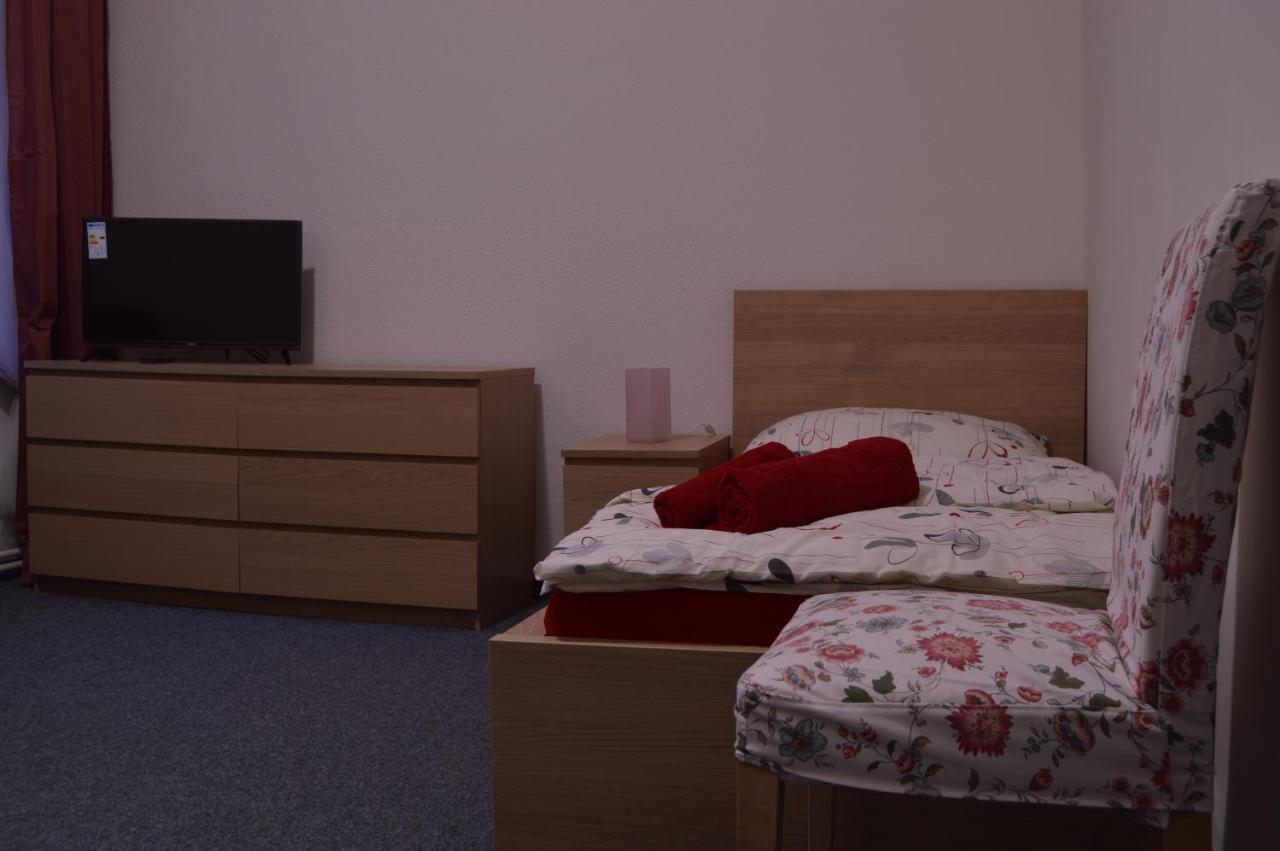 Hotel*** Cesky Dum Chomutov Buitenkant foto