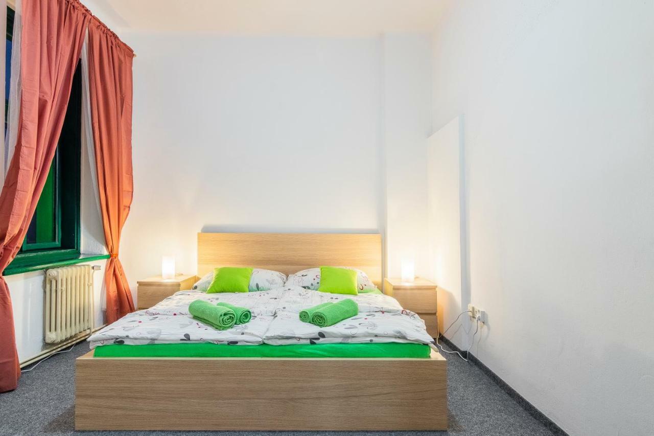 Hotel*** Cesky Dum Chomutov Buitenkant foto